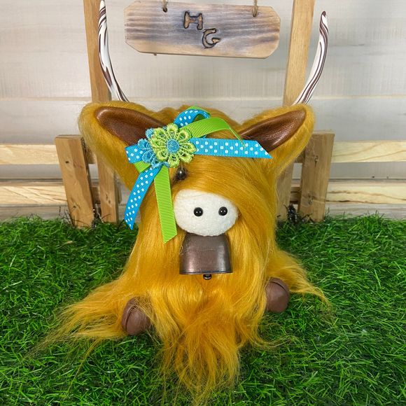 🚫SOLD🚫 Highland Coo Cow Gnome Scottish Handmade Decor Farmhouse Polka Dot Daisy - Picture 1 of 11